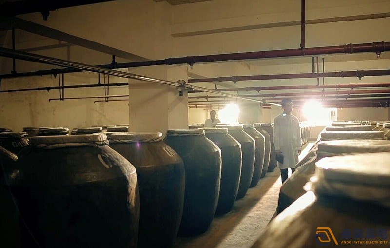 成都盎柒弱電—酒廠窖池測溫儀有什么作用？